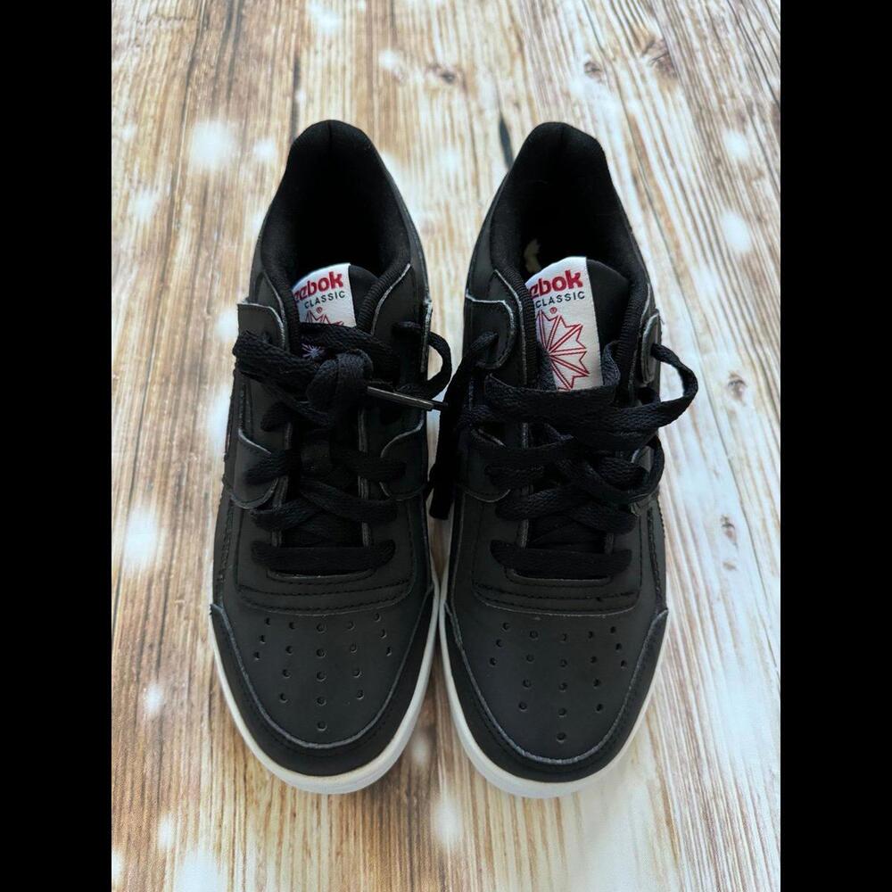 Reebok Classic Sneakers US Kids Size 4.5 Black Upper